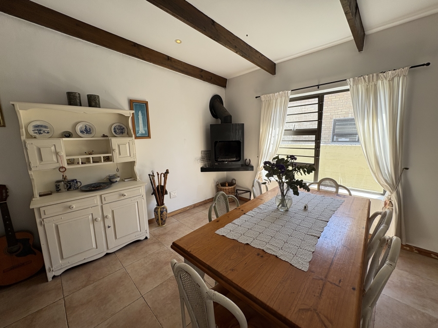 4 Bedroom Property for Sale in Pearl Bay Western Cape